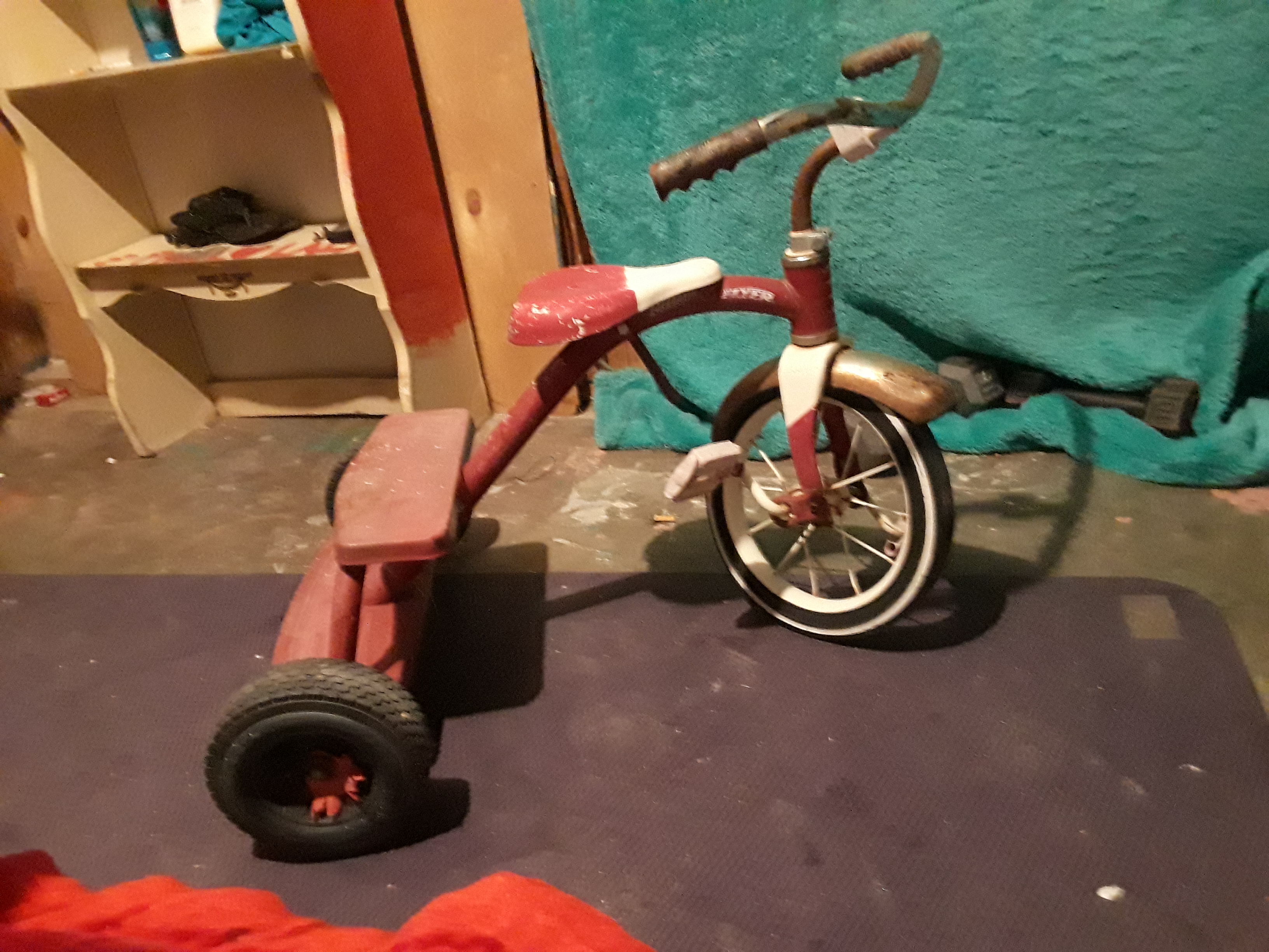 1532505055463260657393 Vintage Tricycles