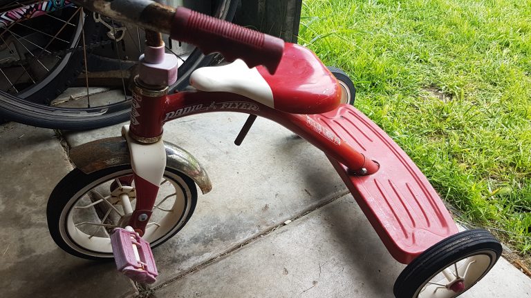how to adjust radio flyer tricycle